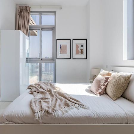 Guestready - Skyview Home With Marina View Dubai Bagian luar foto