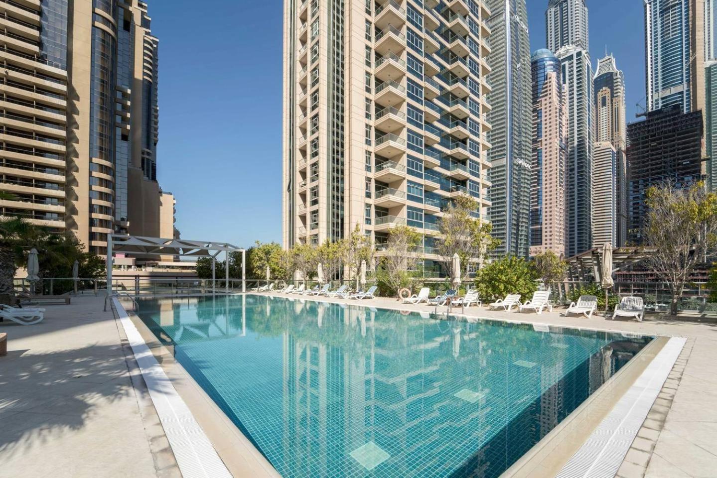 Guestready - Skyview Home With Marina View Dubai Bagian luar foto